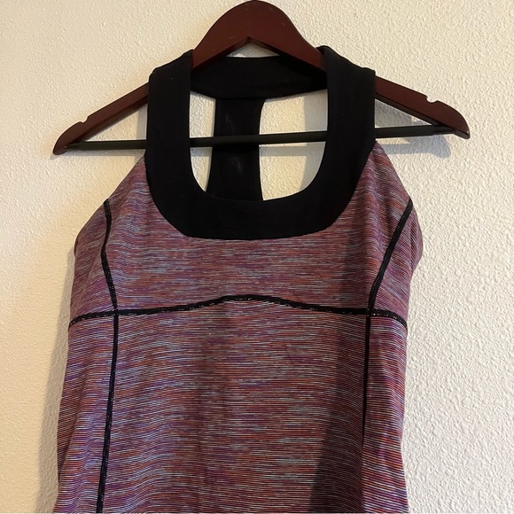 Lululemon Women's Black March Multi Colored Rainbow Stripped Scoop Neck Tank 8 - Picture 4 of 11